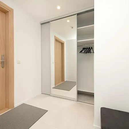 Apartment Poordi 1 With Rooftop Terrace